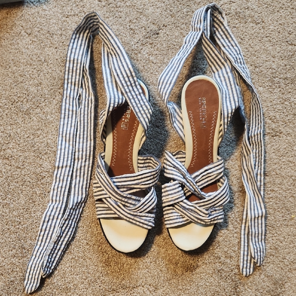 Sperry Tie Up Heel